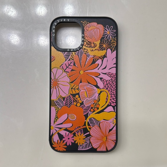 Castify iPhone 13 Groovy Floral Case - Picture 1 of 3